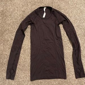womens lululemon swiftly long sleeve shirt size 2